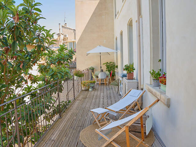 Immeuble de rapport avec jardin et petit bassin - Avignon int... — photo du bien