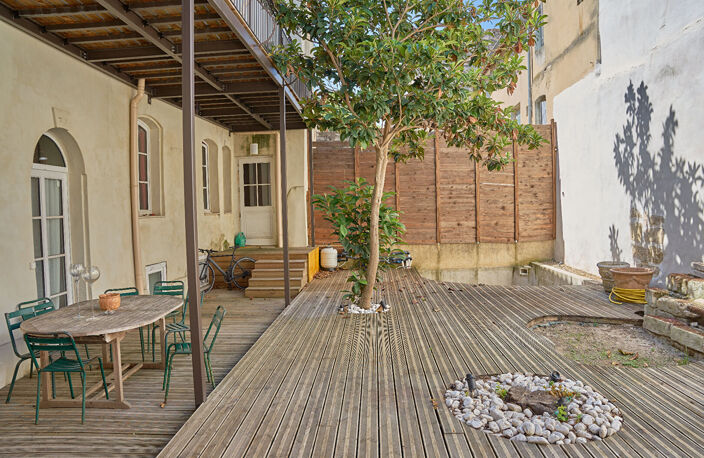 Immeuble de rapport avec jardin et petit bassin - Avignon int... — photo 3