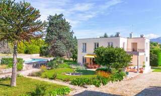 Maison 9 Pièces 190 m² à vendre à Berre-les-Alpes (06390)