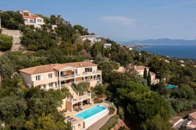 Villa / Maison  T11 à vendre Issambres (Les) 83380