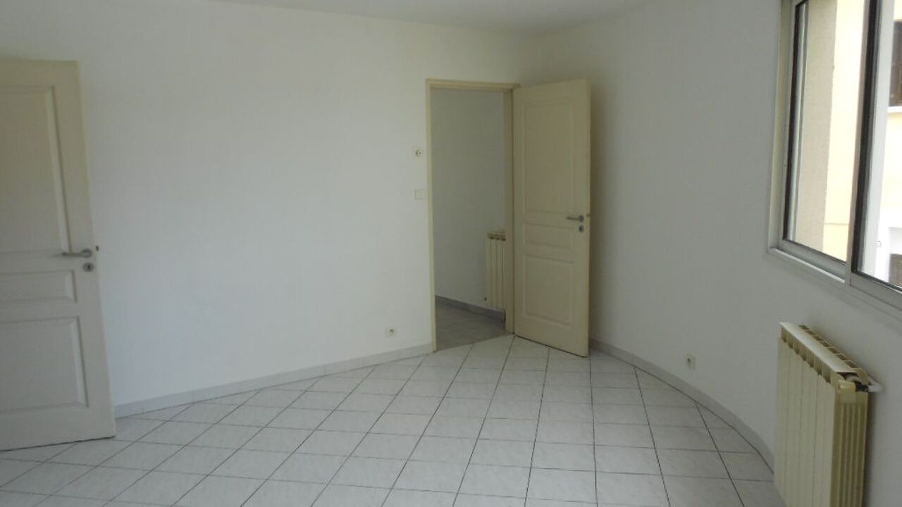 appartement 2 pièces 37 m2 à louer à Nîmes (30900)