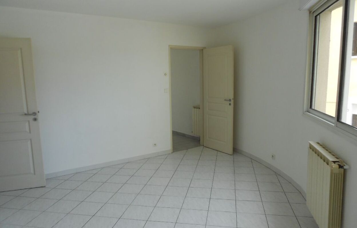 appartement 2 pièces 37 m2 à louer à Nîmes (30900)