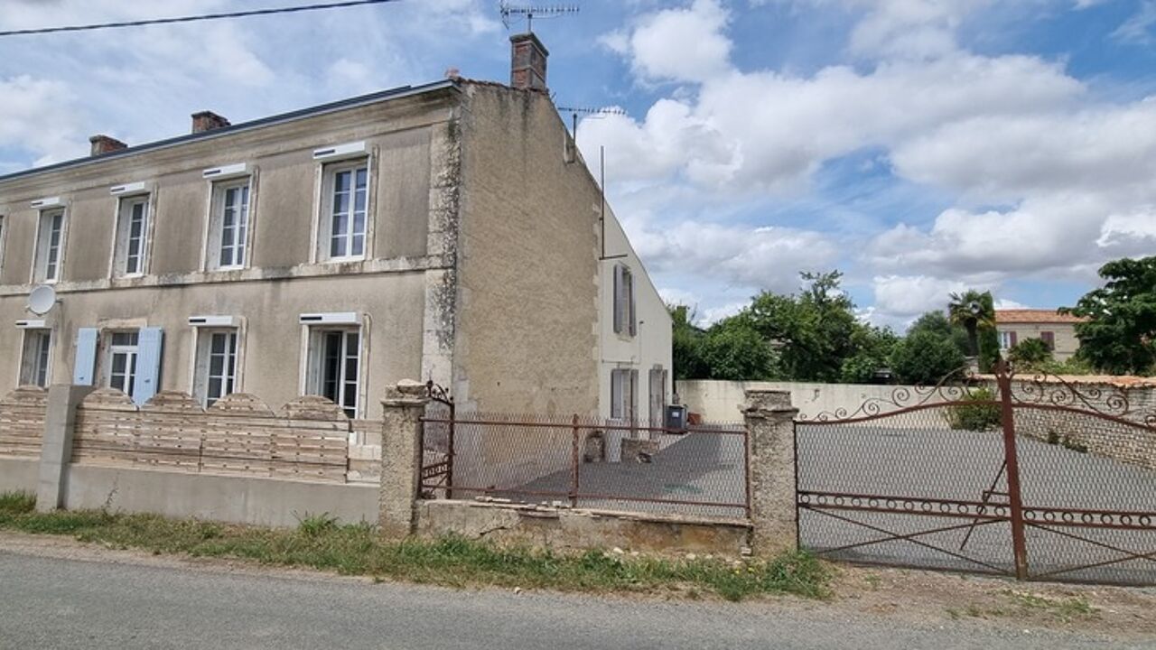 maison 10 pièces 308 m2 à vendre à Saint-Saturnin-du-Bois (17700)