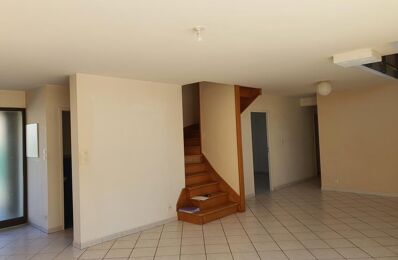 location maison 985 € CC /mois à proximité de Chantepie (35135)