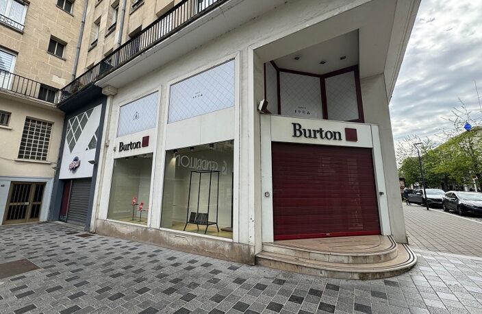 Commerce VALENCIENNES — photo 2