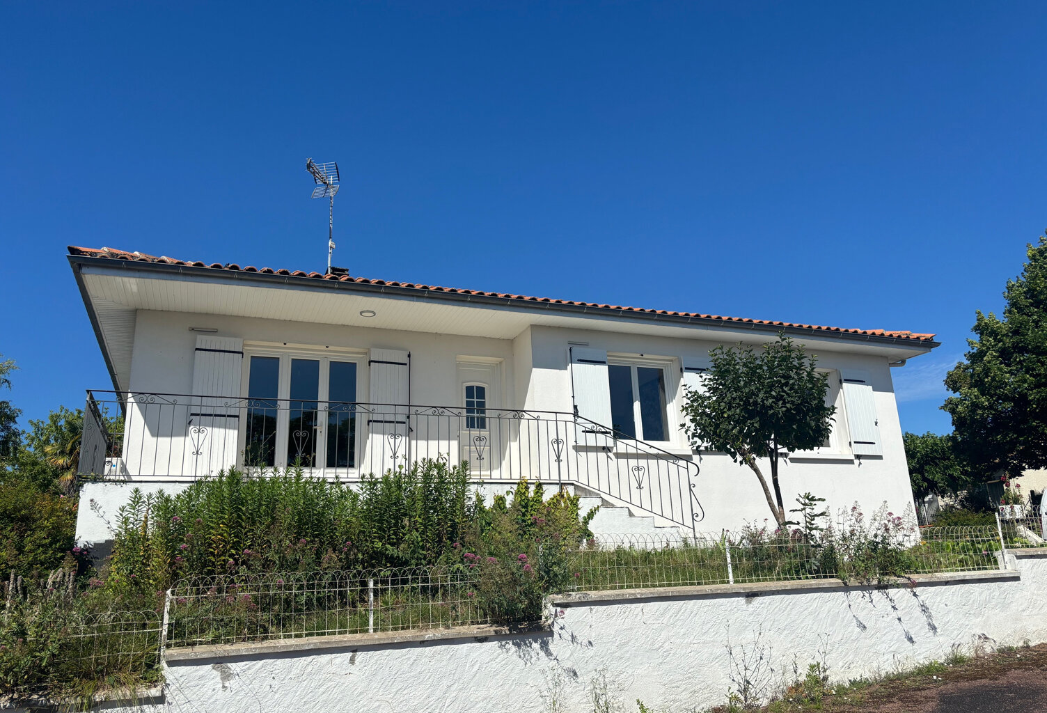 Maison 3 chambres Saintes rive gauche — photo 1
