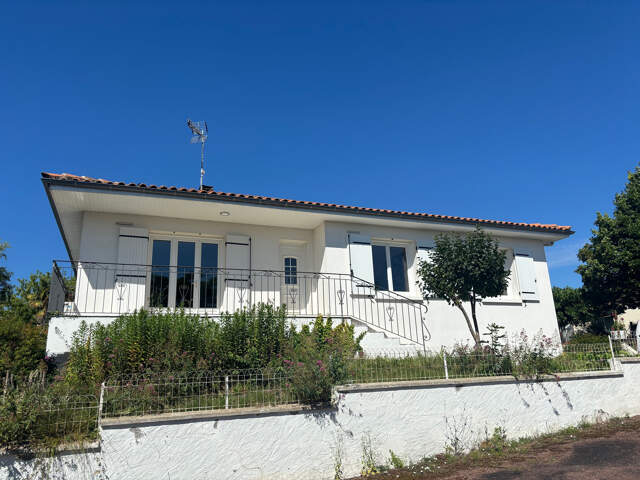 Maison 3 chambres Saintes rive gauche — photo du bien