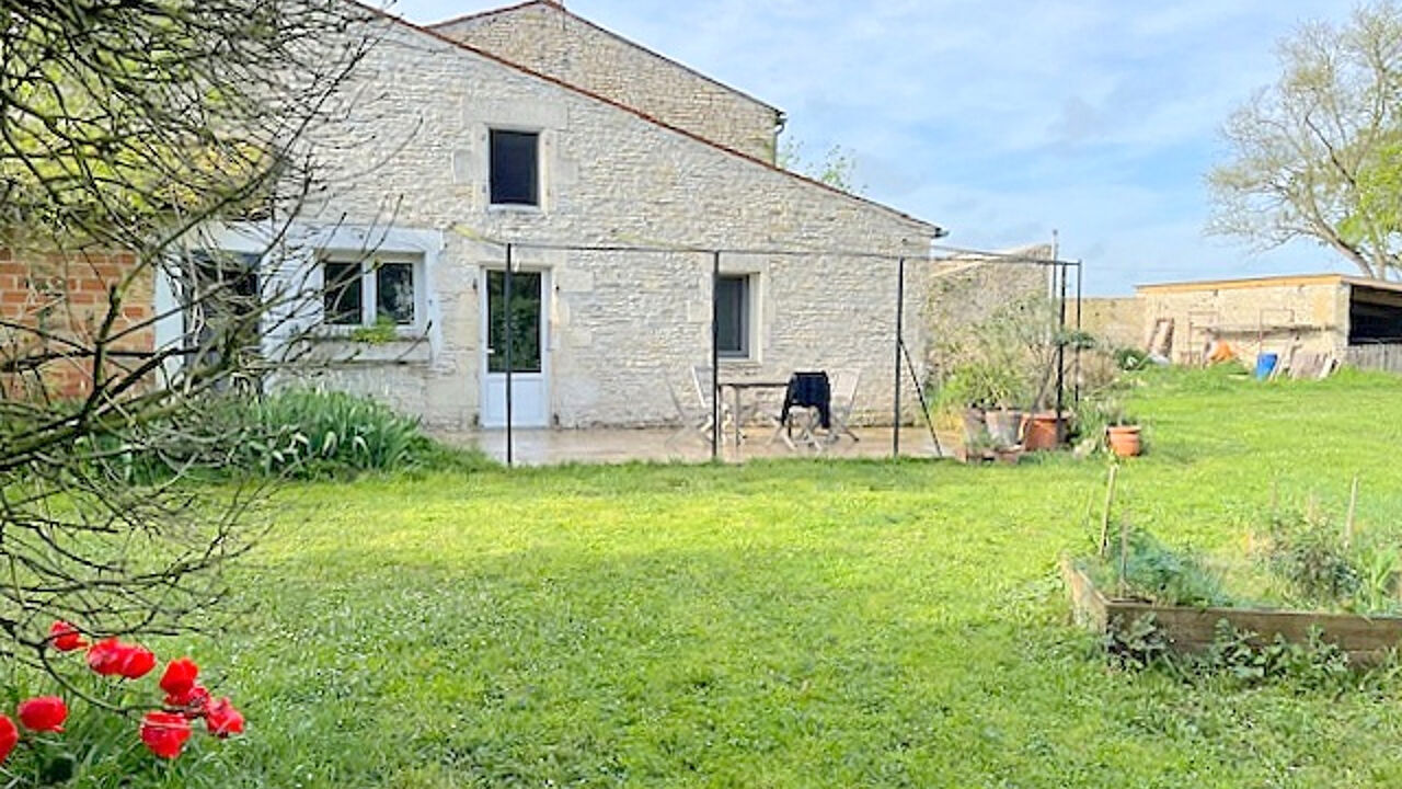 maison 9 pièces 284 m2 à vendre à Courçon (17170)