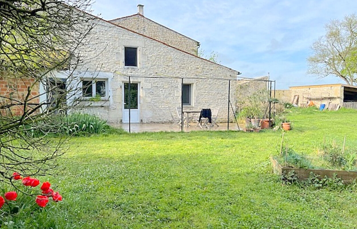 maison 9 pièces 284 m2 à vendre à Courçon (17170)