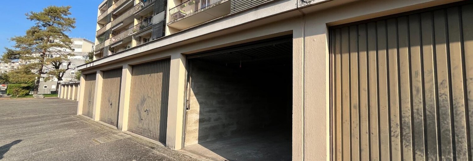 Garage   m² à louer à Chambéry (73000)