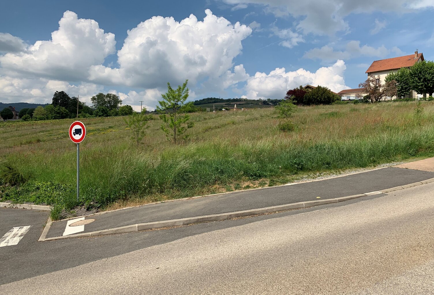 JULIENAS terrain viabilisé 305 m² — photo 1