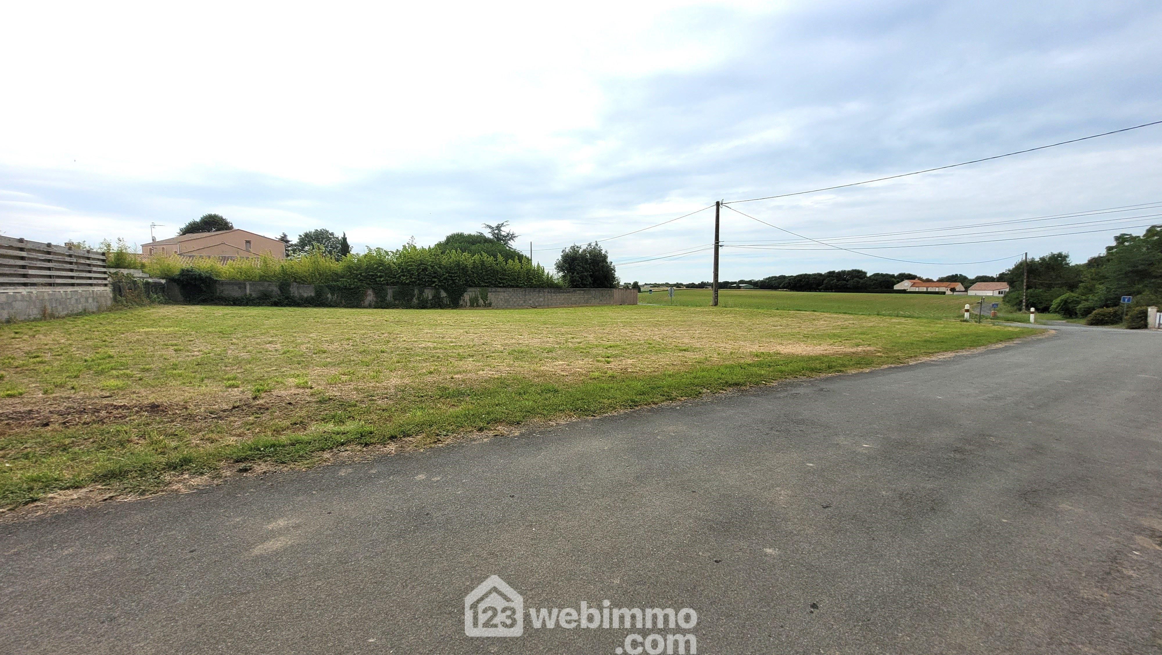 Photo Terrain constructible - 1478m² - Longeville-sur-Mer image 2/3