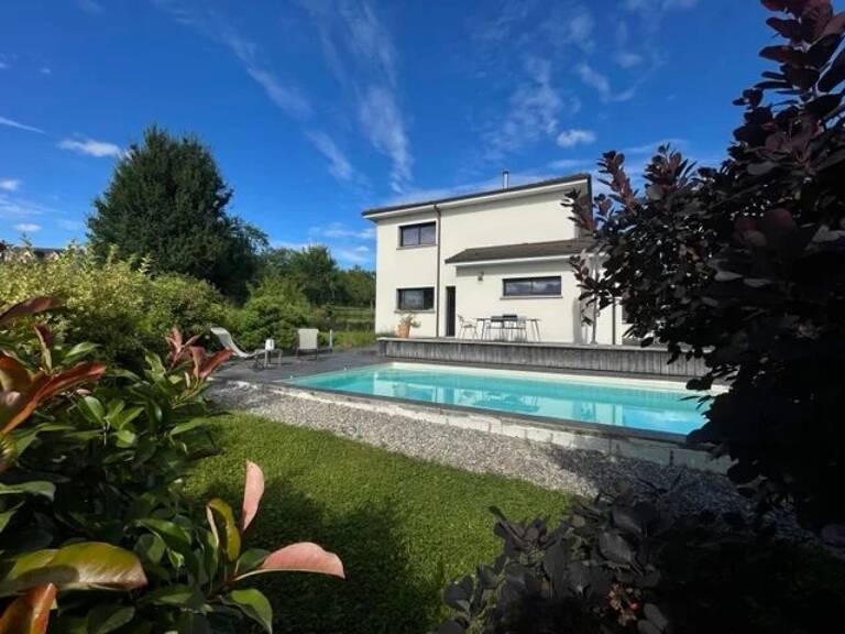 COUP DE COEUR ! A 15 MN DE BESANCON 200 M² + PISCINE — photo 1