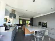 COUP DE COEUR ! A 15 MN DE BESANCON 200 M² + PISCINE — photo 4