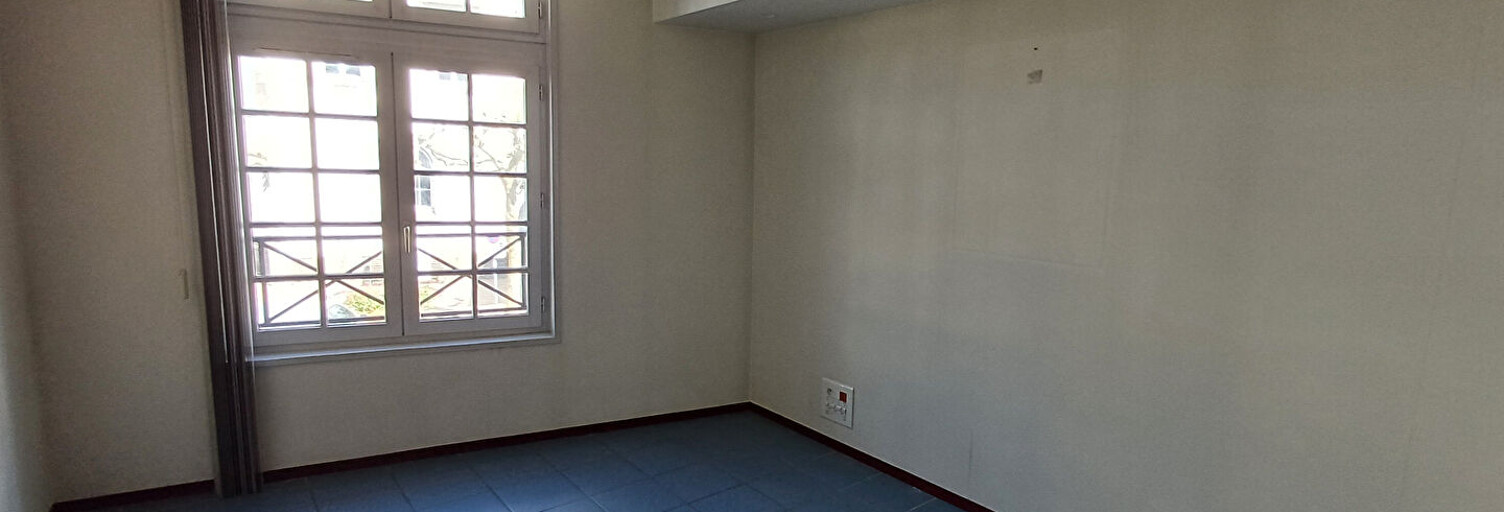 Bureau 5 Pièces 147 m² à vendre à Saint-Pée-sur-Nivelle (64310)