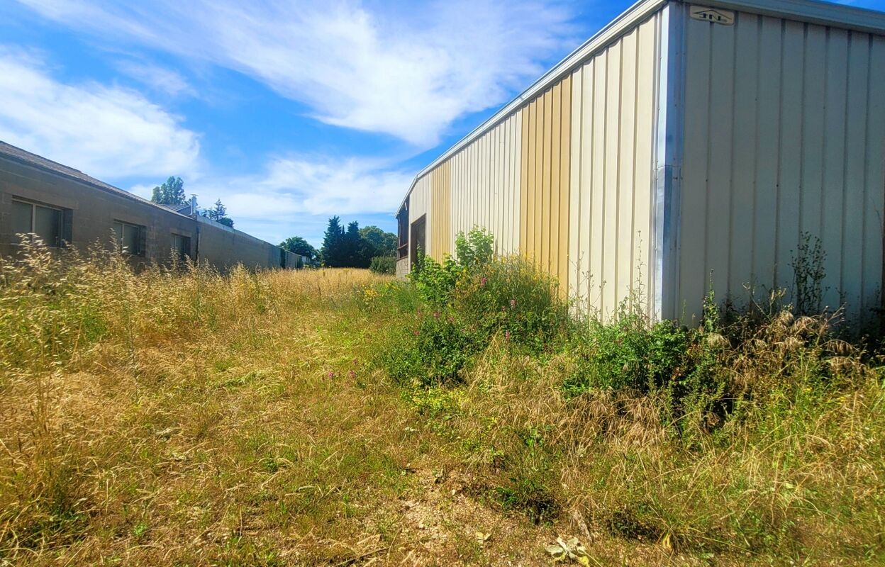 immeuble  pièces 1084 m2 à vendre à Naintré (86530)