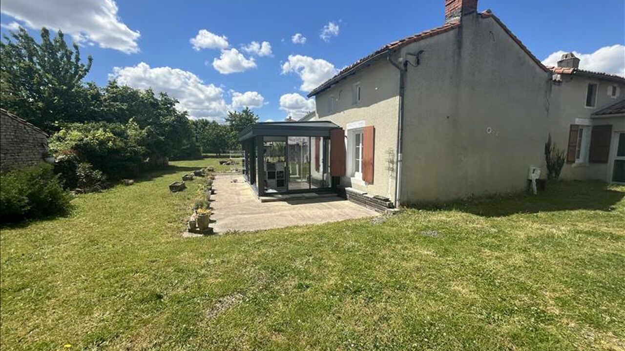 maison 4 pièces 105 m2 à vendre à Villefagnan (16240)