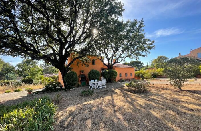 SANARY SUR MER 83110 VILLA INDIVIDUELLE DE PLAIN PIED 5 PIECES 3 CHAMBRES SUR 1000M² DE TERRAIN  GARAGE — photo 2
