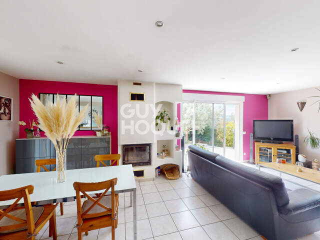 A VENDRE /  Grande maison 5 pièces avec jardin clos et piscin... — photo du bien