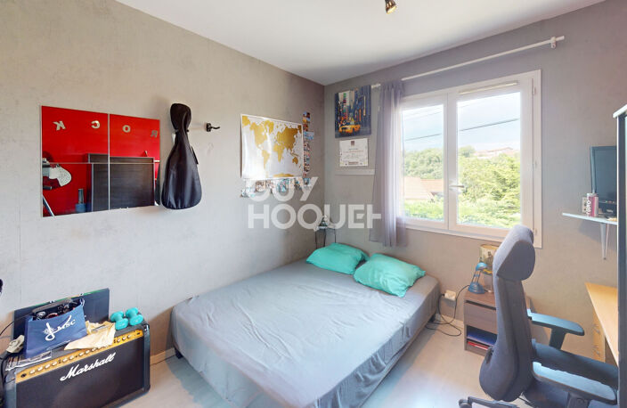 A VENDRE /  Grande maison 5 pièces avec jardin clos et piscin... — photo 5
