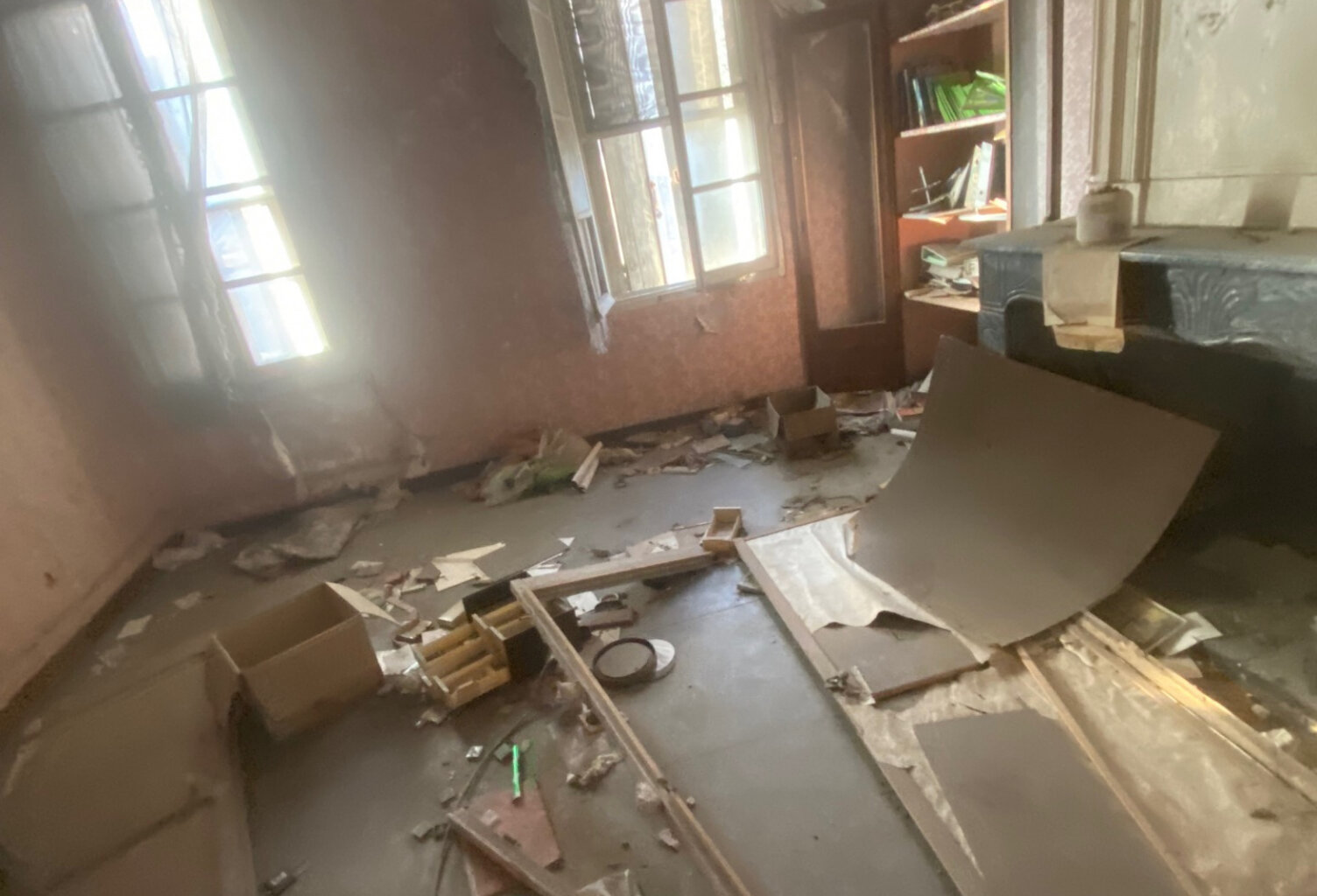 Maison de ville debut 20 s, 160m2 avec une cour. REHABILITAT — photo 1
