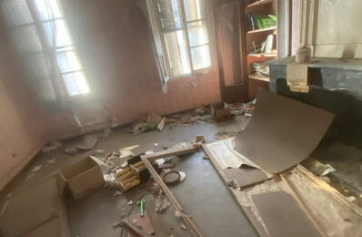 Maison de ville debut 20 s, 160m2 avec une cour. REHABILITAT — photo du bien