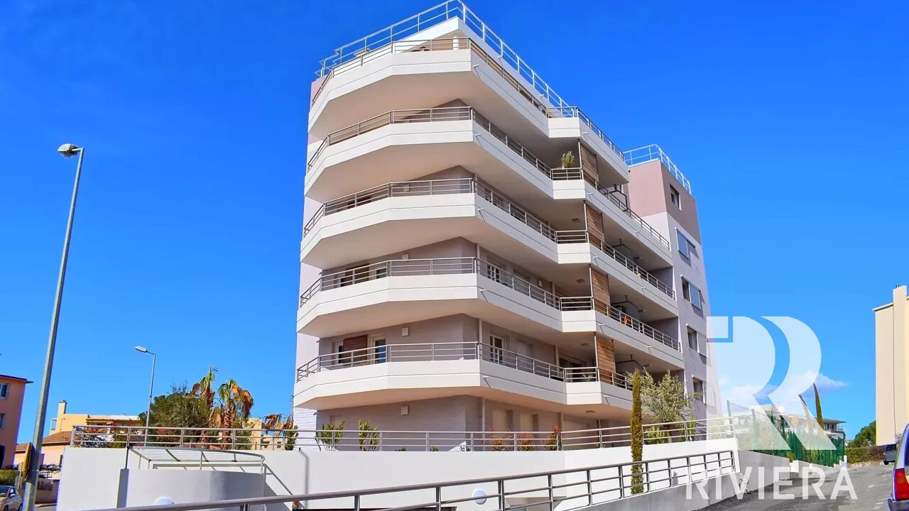 appartement 2 pièces 54 m2 à vendre à Saint-Raphaël (83530)