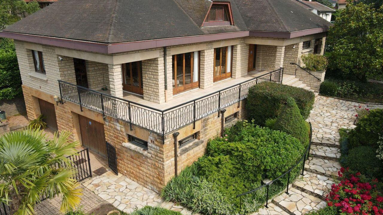 maison 8 pièces 285 m2 à vendre à Champagne-Au-Mont-d'Or (69410)