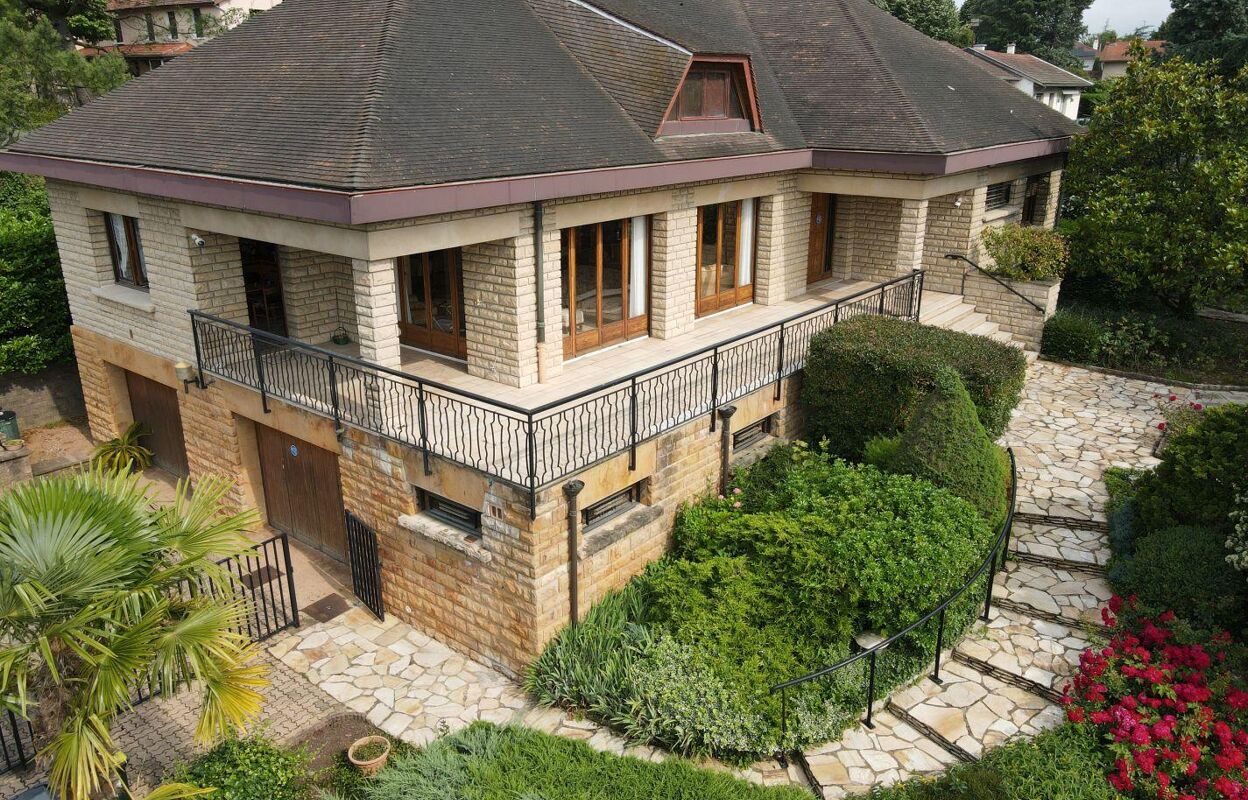 maison 8 pièces 285 m2 à vendre à Champagne-Au-Mont-d'Or (69410)