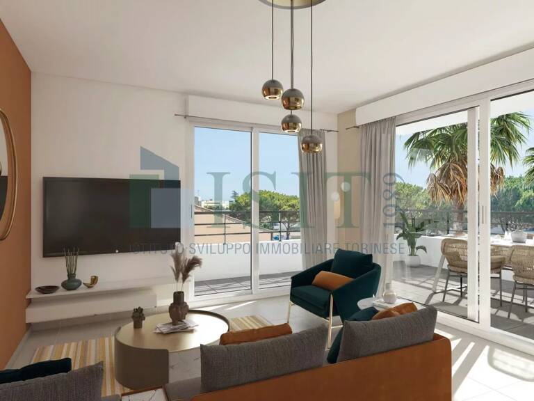 VILLENEUVE LOUBET — photo 1