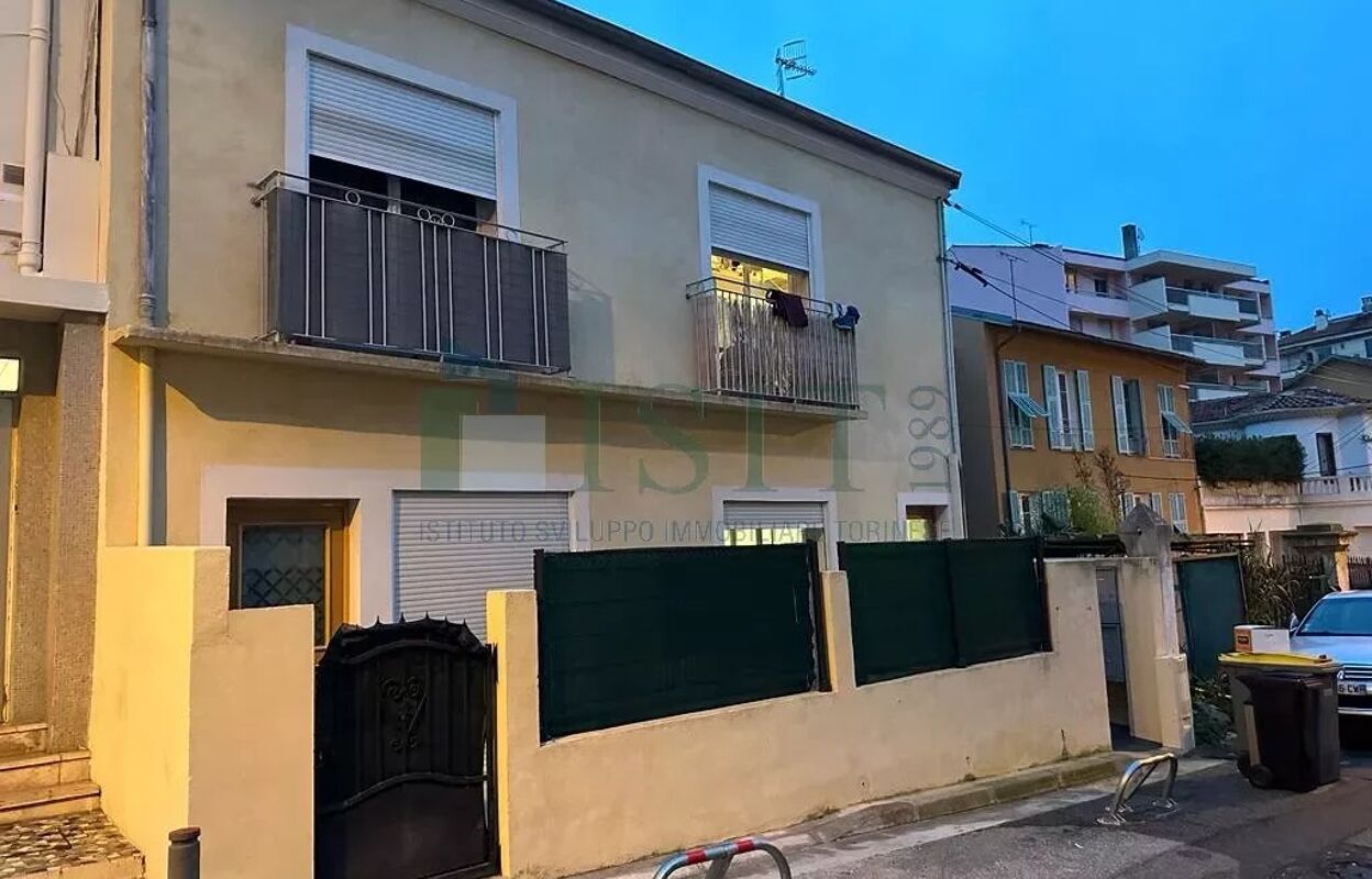 immeuble  pièces 210 m2 à vendre à Nice (06200)