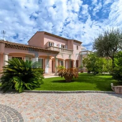 Maison 8 pièces 2500000 €