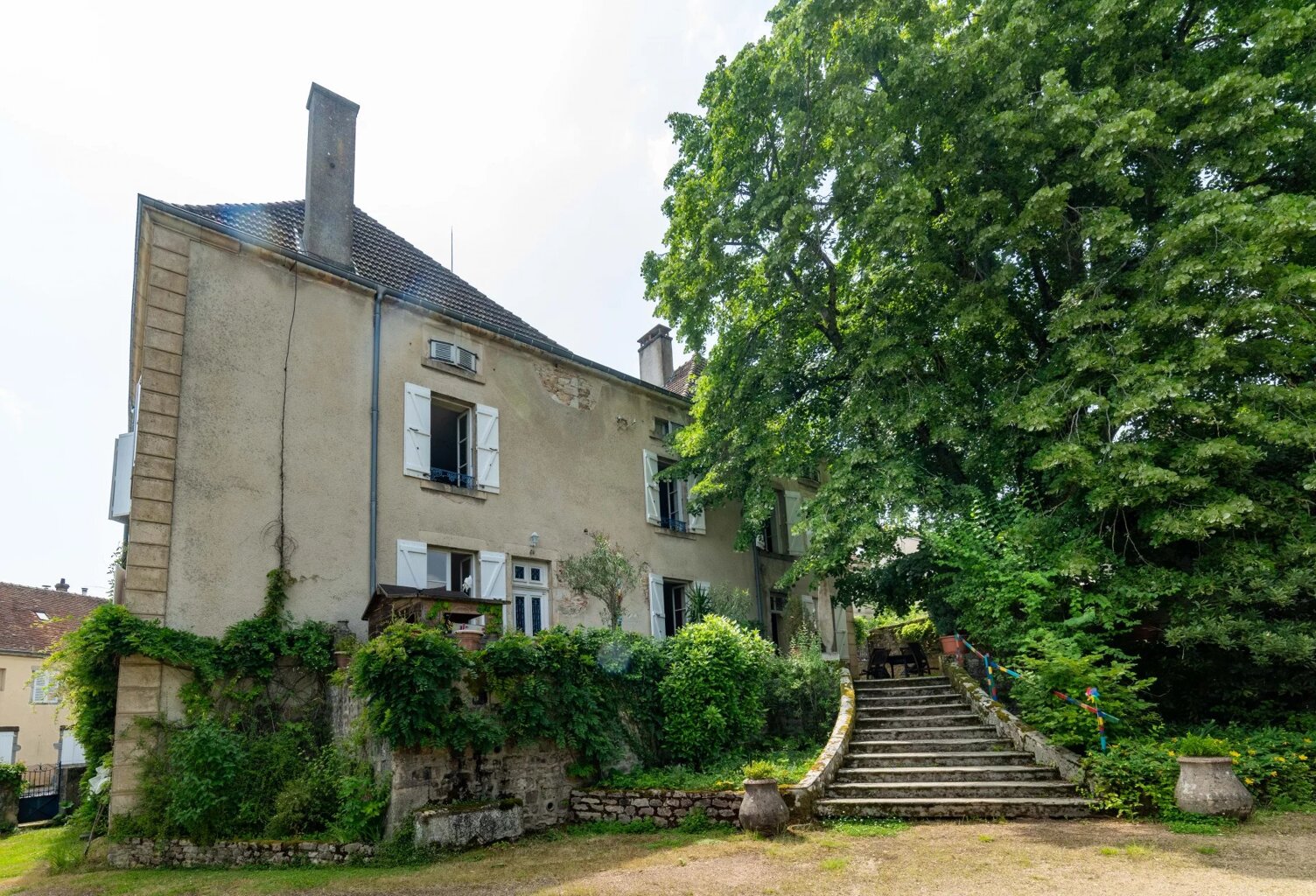 Bourgogne- Maison Bourgeoise de village — photo 1
