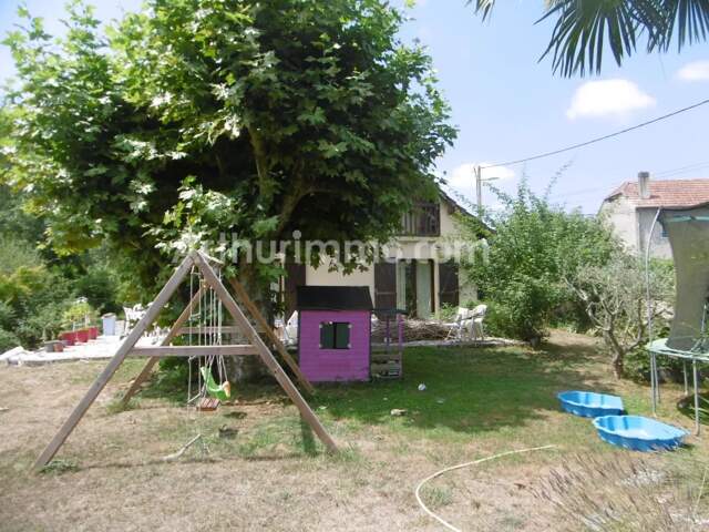 UNE BELLE CONSTRUCTION TRES BIEN ENTRETENUE — photo du bien