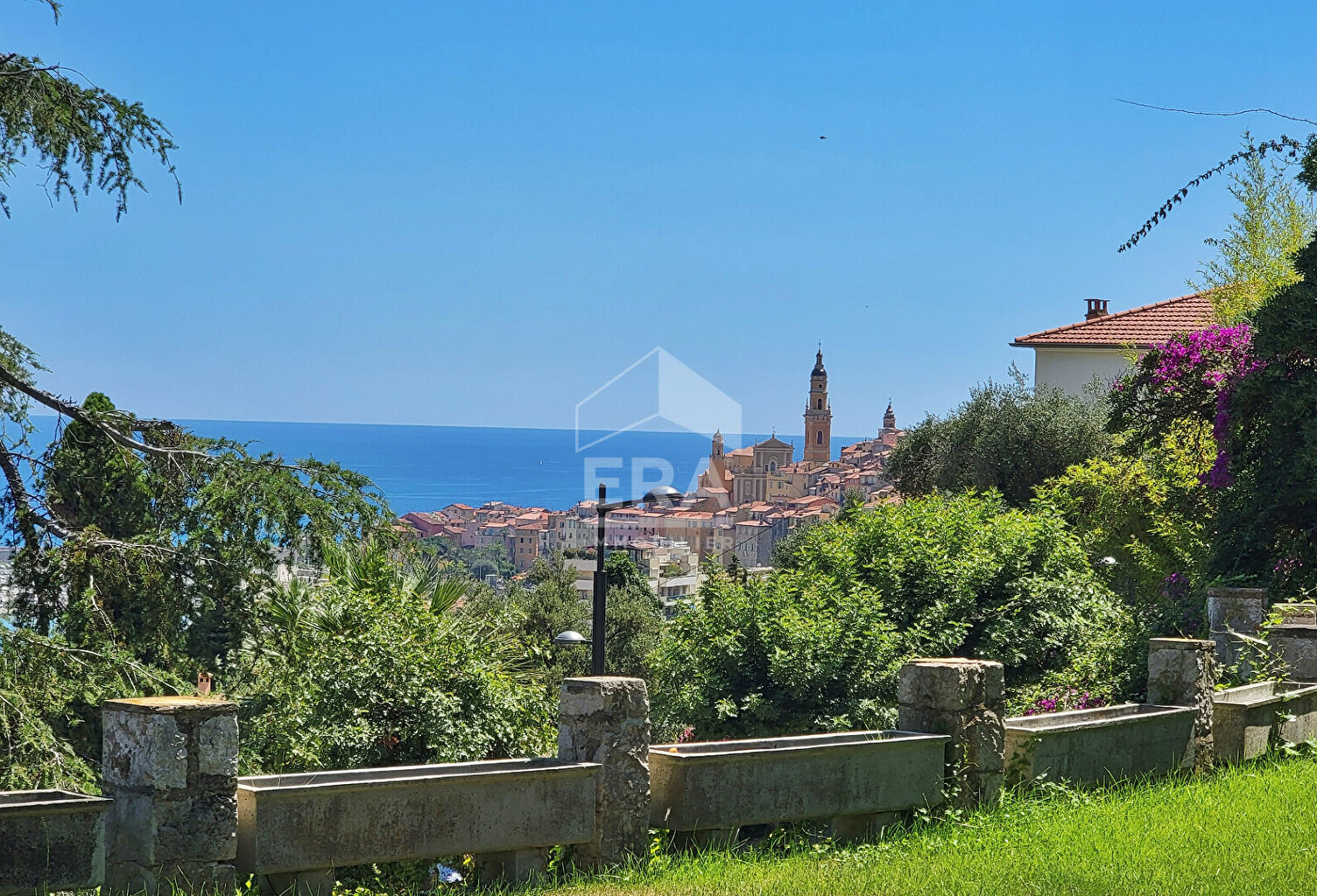 Menton 4 pièces 105 m2 + Studio 33 m2, Parking, Vue Mer, Jardin — photo 1