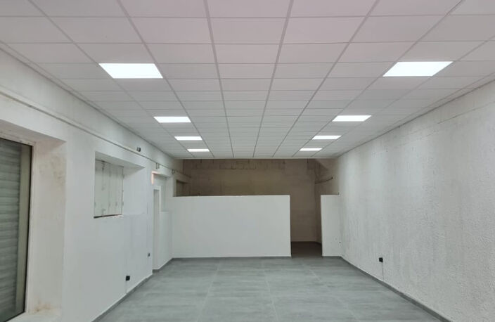 LOCAL COMMERCIAL DE 93,02m2 BASSE-TERRE — photo 2