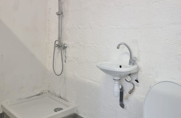 LOCAL COMMERCIAL DE 93,02m2 BASSE-TERRE — photo 5