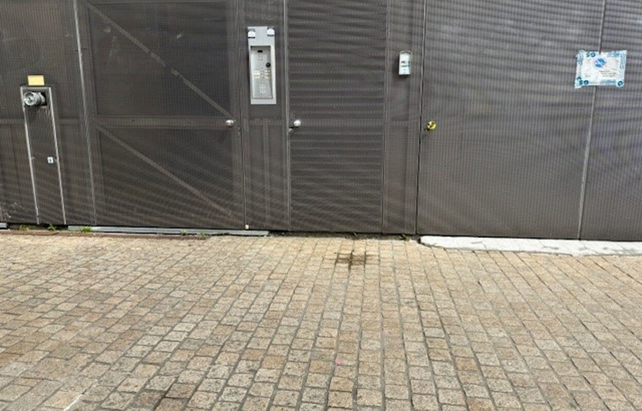 garage  pièces  m2 à vendre à Nantes (44000)