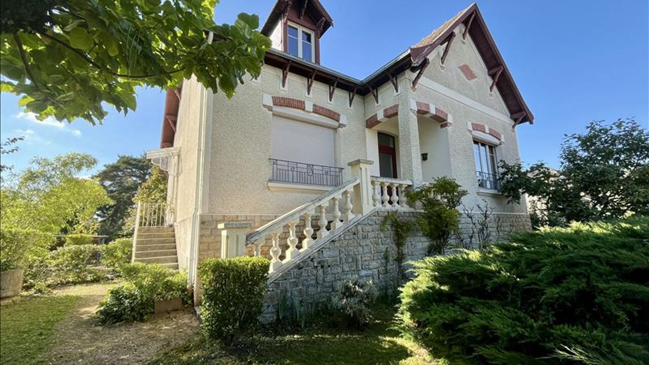 maison 6 pièces 138 m2 à vendre à Châteaumeillant (18370)