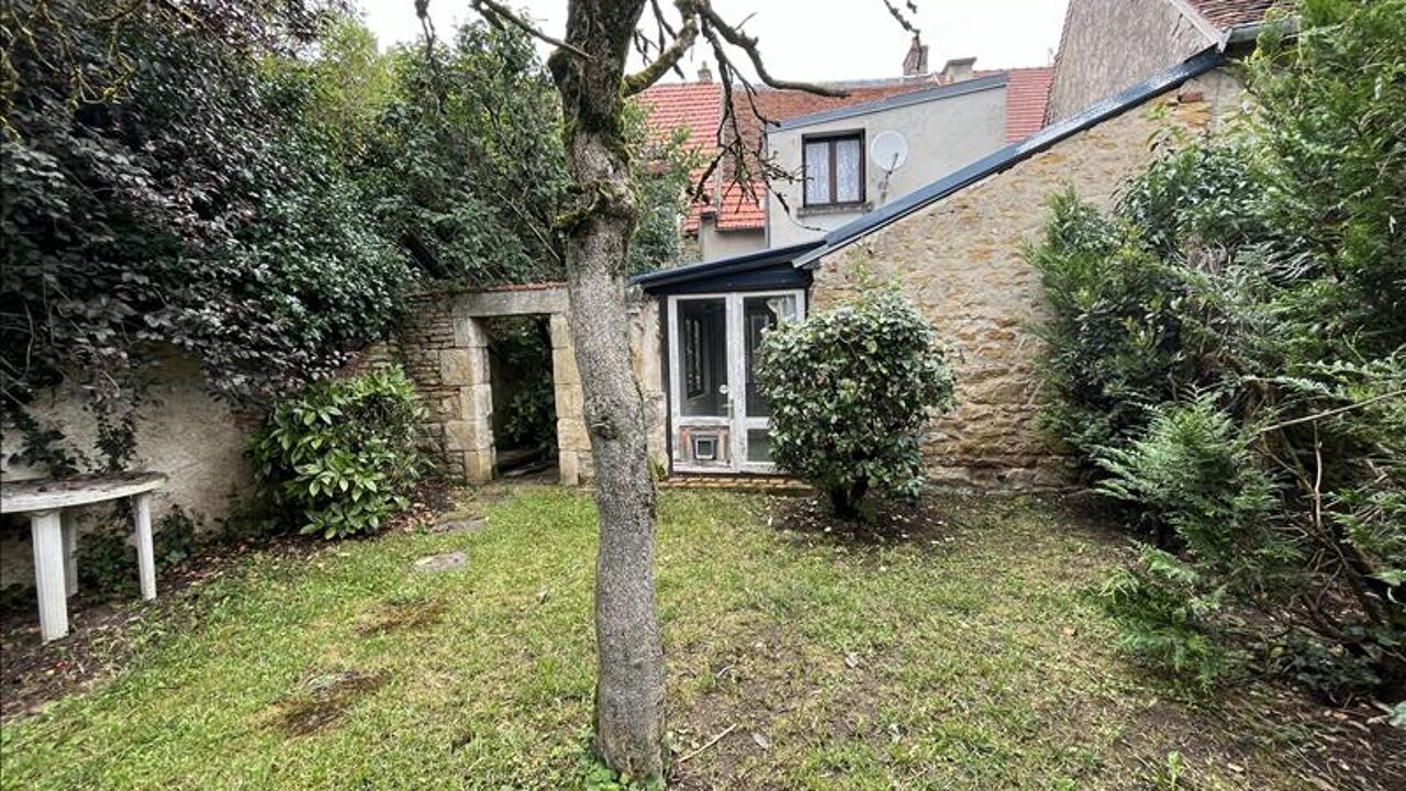 maison 5 pièces 121 m2 à vendre à Saint-Amand-Montrond (18200)