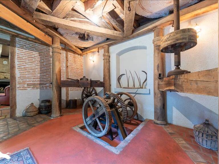 Maison en pierre de 7 pièces principales — photo 1