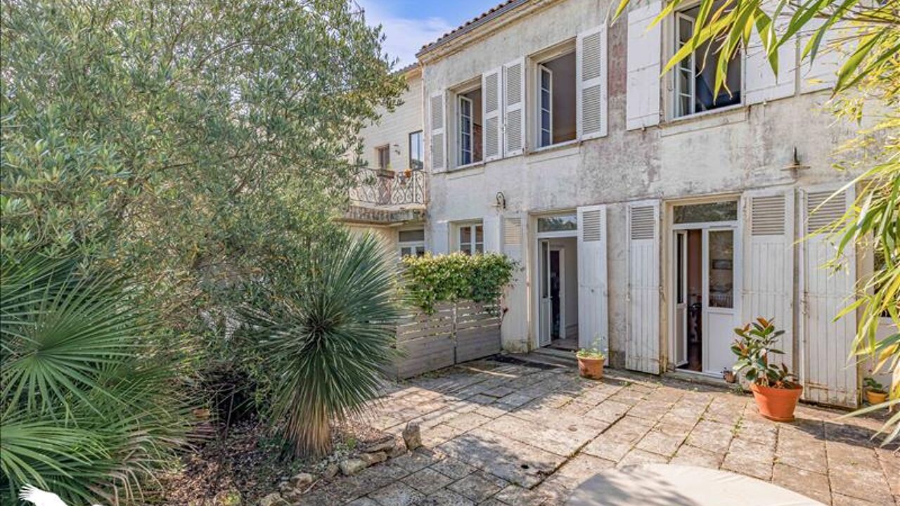 maison 8 pièces 250 m2 à vendre à Tonnay-Charente (17430)