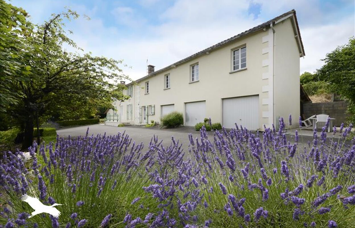 maison 6 pièces 202 m2 à vendre à Montmoreau (16190)