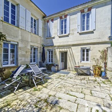 Maison 7 pièces 250 m²