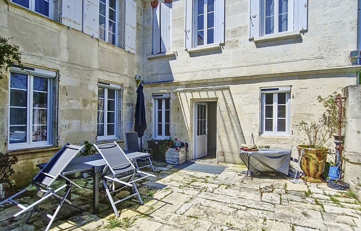 maison 7 pièces 250 m2 à vendre à Tonnay-Charente (17430)