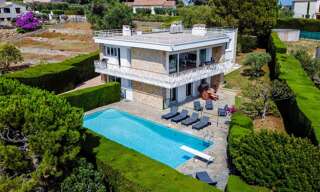 Maison 7 Pièces 235 m² à vendre à Cagnes-sur-Mer (06800)