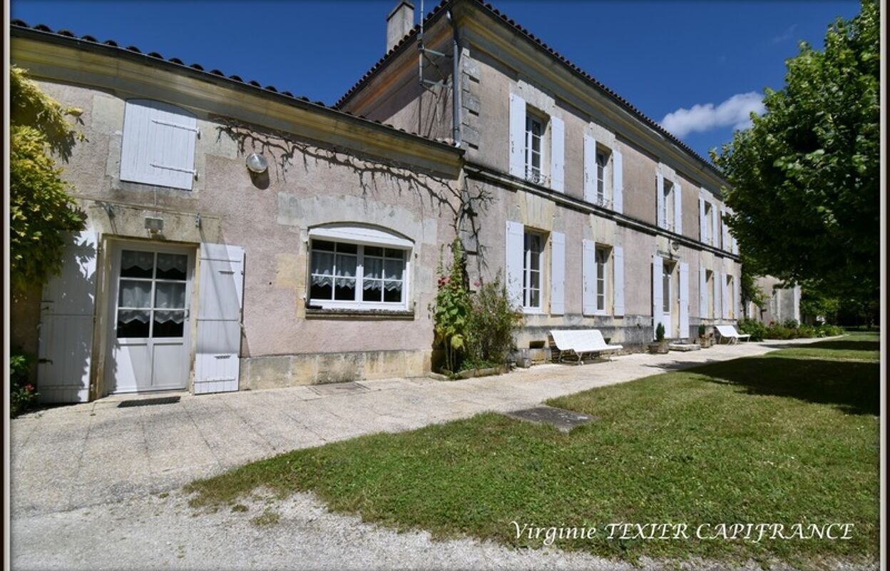 maison 5 pièces 220 m2 à vendre à Saint-Jean-d'Angély (17400)