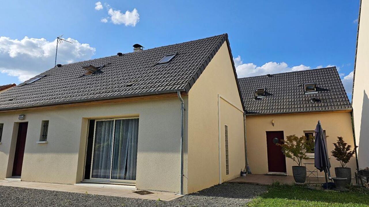 maison 7 pièces 191 m2 à vendre à Saint-Germain-du-Puy (18390)