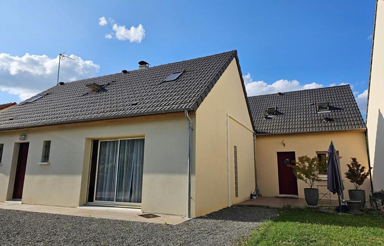 maison 7 pièces 191 m2 à vendre à Saint-Germain-du-Puy (18390)