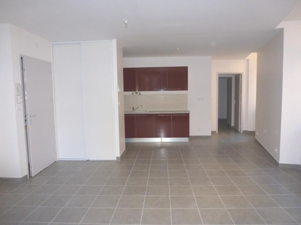 Appartement 3 pièces  à louer Romans-sur-Isère 26100